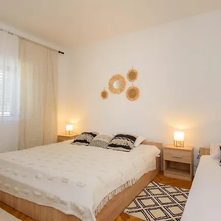 דירה Stela Rogotin
