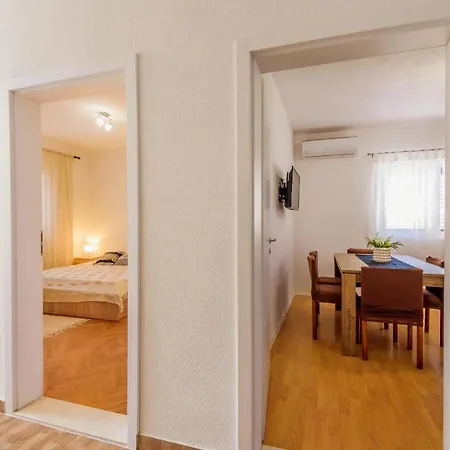 Stela Apartment